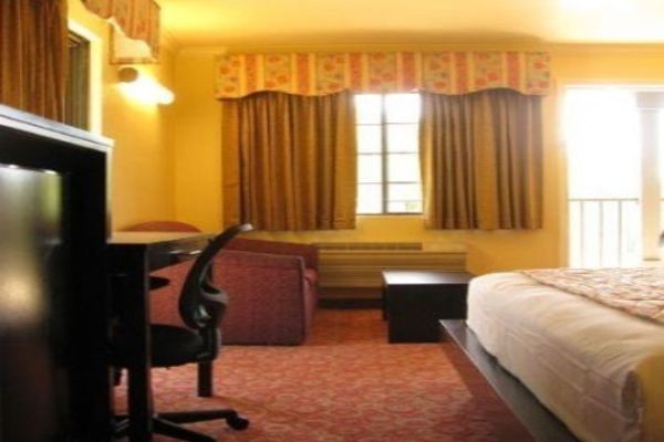 COUNTRY INN SONORA (Jamestown)